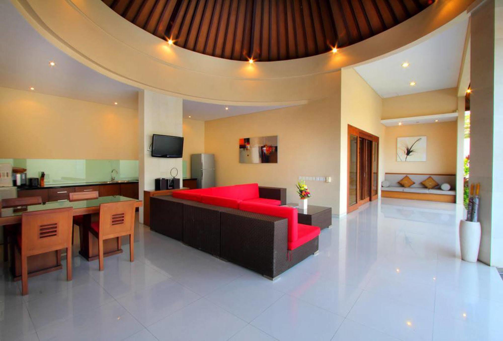 Oval Villa Bali Семиняк Екстериор снимка